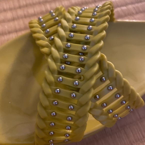 Beautiful jelly sandals!! Vince Camuto! 🍐 - Picture 3 of 5